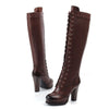 Paire de bottes victoriennes a lacets en cuir marron, vue de trois quarts