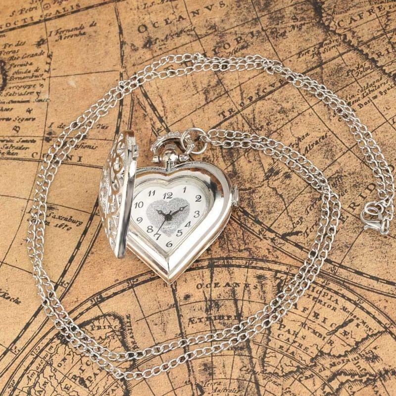 Montre pendentif des années 1960 - Canada Montre pendentif des années 1960 - Canada