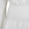 Chemise Renaissance Femme blanche, détail de la taille smockée élastique