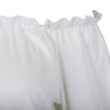 Chemise Renaissance Femme blanche, zoom sur l'encolure Bardot à volant
